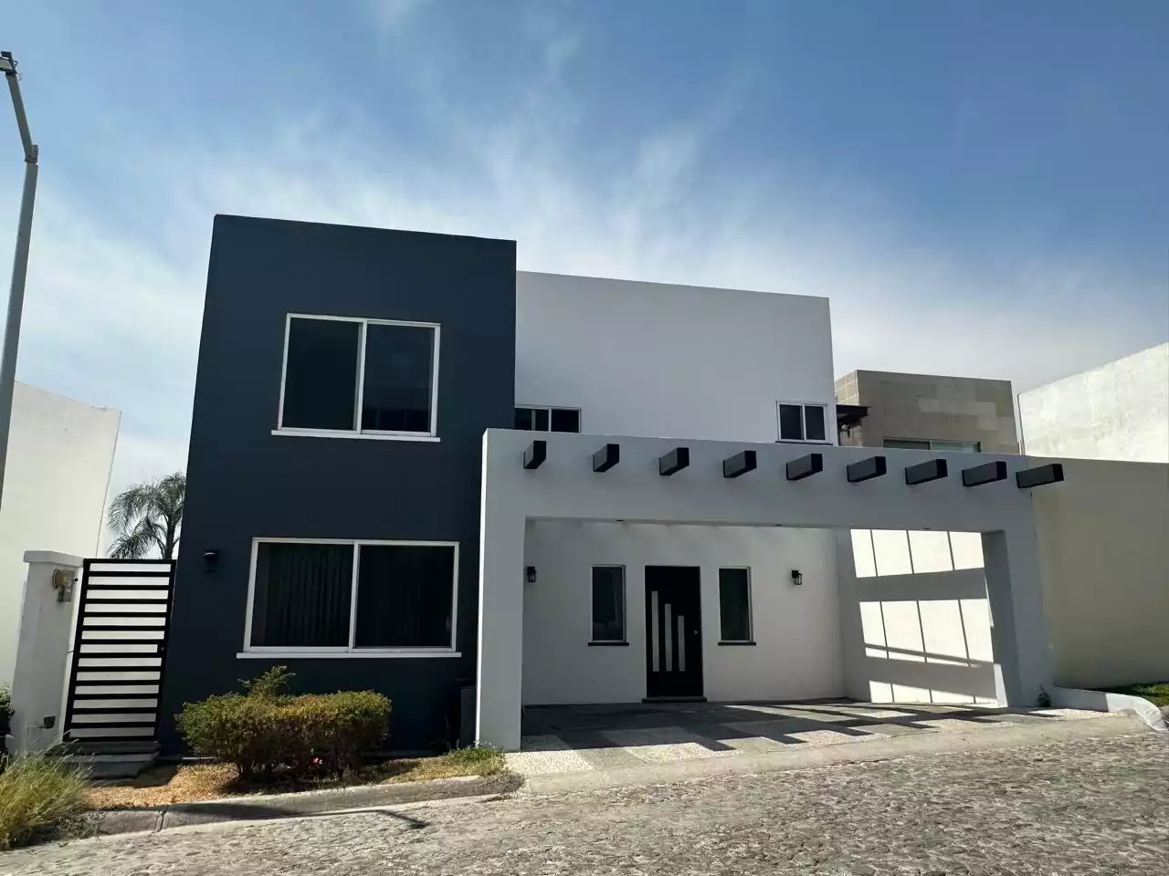Casa en venta en residencial Corinto, Burgos bugambilias