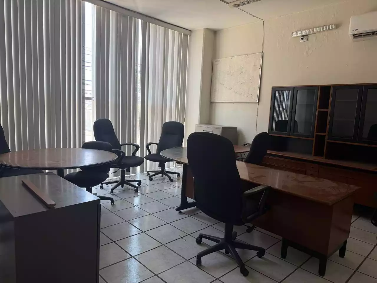 Remate de edificio sobre Av Teopanzolco Cuernavaca