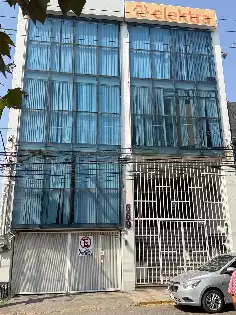 Remate de edificio sobre Av Teopanzolco Cuernavaca