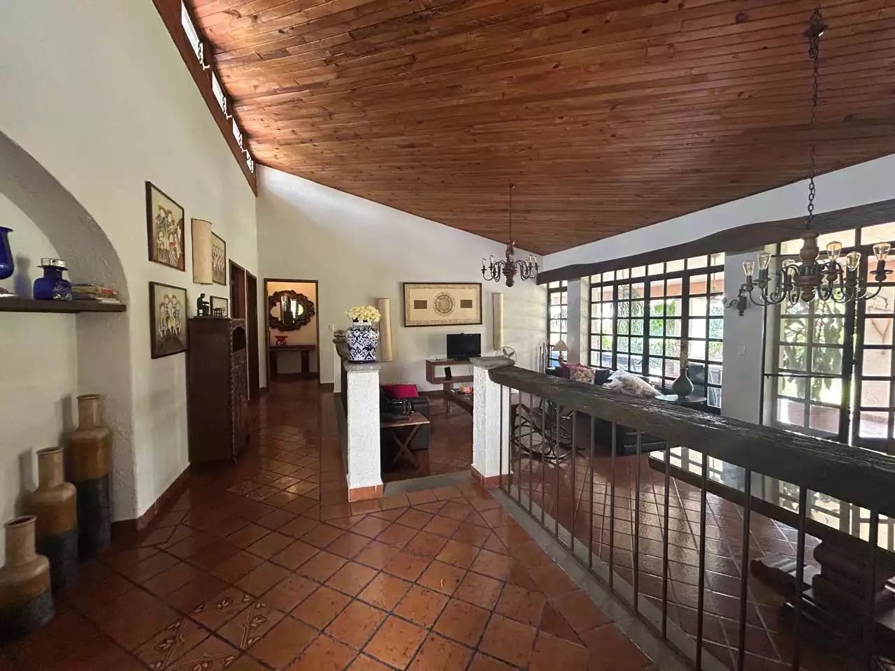 Casa en un solo nivel Estilo Cuernavaca  zona dorada.