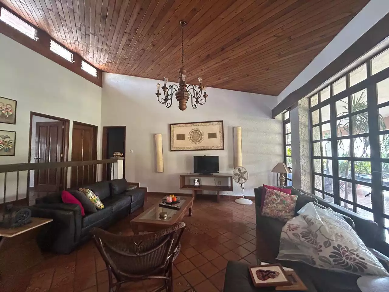 Casa en un solo nivel Estilo Cuernavaca  zona dorada.
