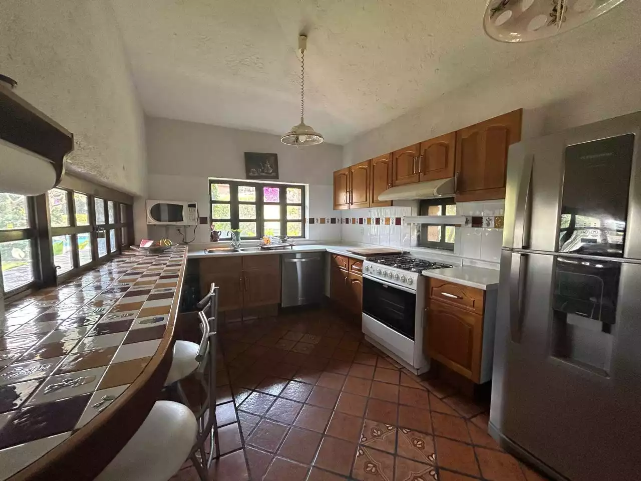 Casa en un solo nivel Estilo Cuernavaca  zona dorada.