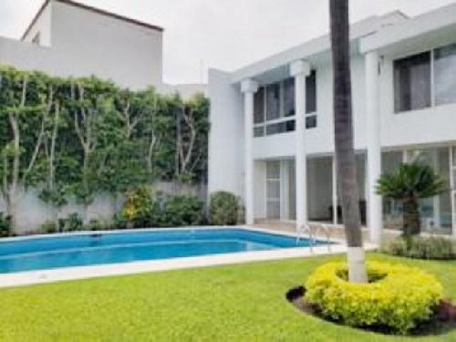RESIDENCIA EN RENTA KLOSTER SUMIYA