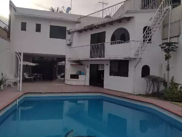 Linda casita en fraccionamiento con vigilancia