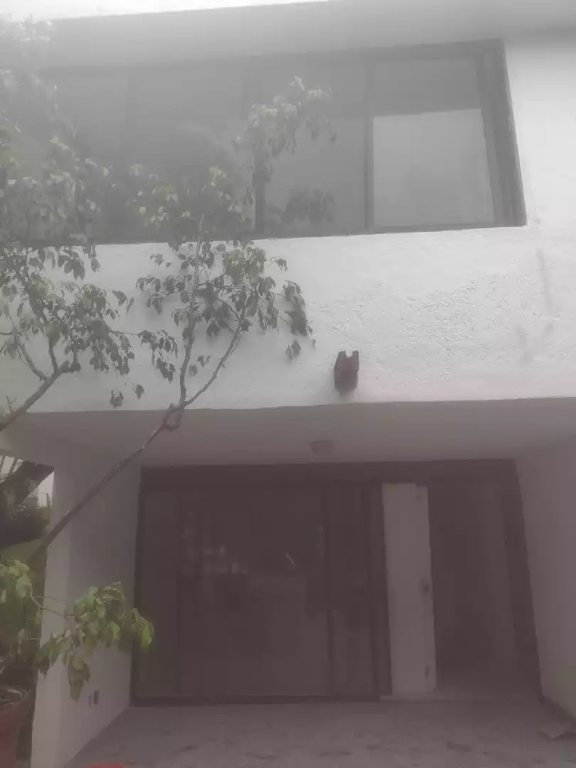 Preciosa casa en condominio en zona dorada