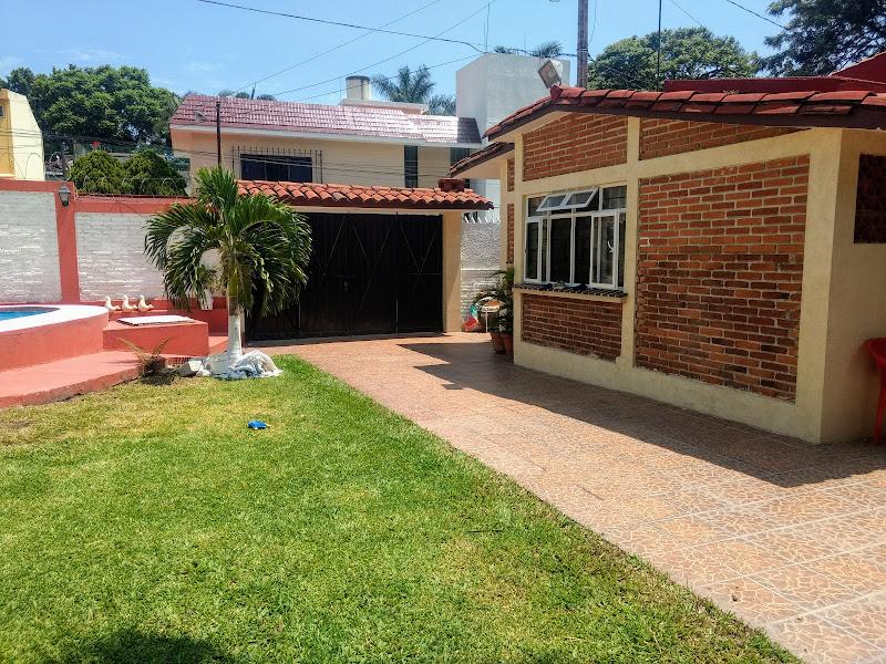 RENTA BUNGALOW ZONA SUR UN NIVEL JARDIN Y ALBERCA