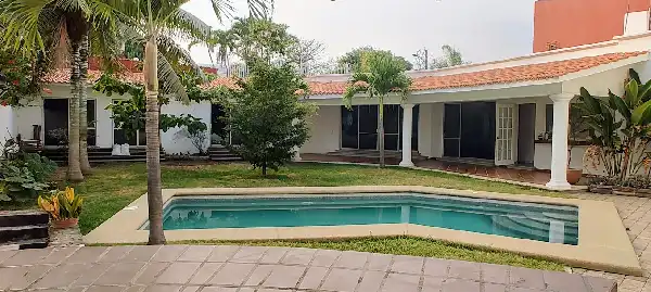 LAS PALMAS CUERNAVACA VENTA CASA UN SOLO NIVEL EN PRIVADA MUY TRANQUILA
