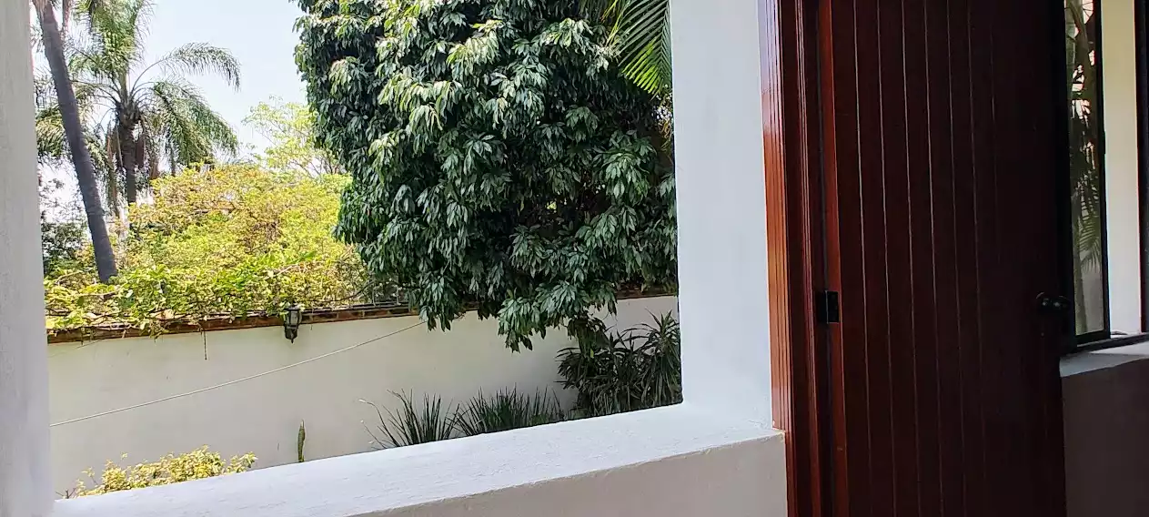 VENTA CASA MUY CERCA DEL CENTRO SOBRE CALLE PRINCIPAL PRÁCTICAMENTE DE UN NIVEL