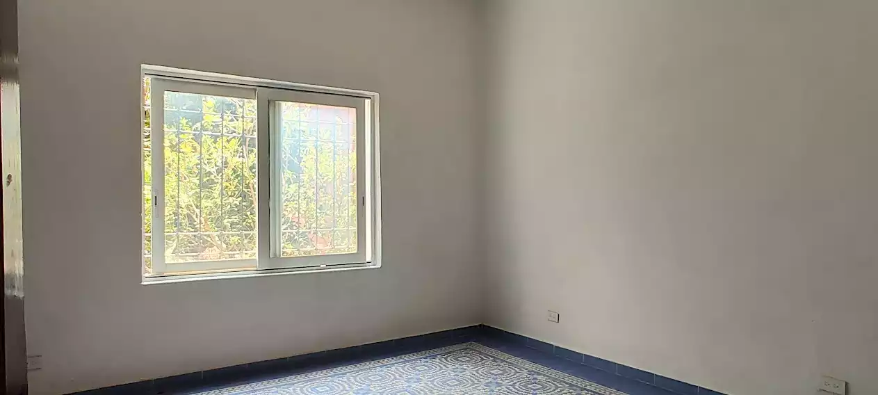 VENTA CASA MUY CERCA DEL CENTRO SOBRE CALLE PRINCIPAL PRÁCTICAMENTE DE UN NIVEL