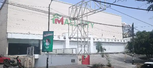 Local Comercial en Importante Avenida del Centro de Cuernavaca, en Venta o Renta