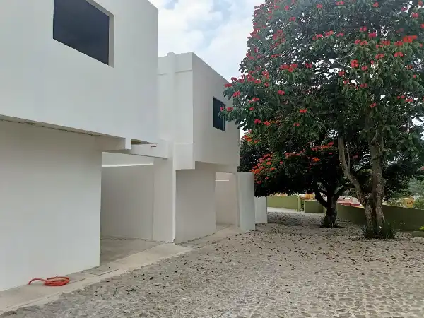                     CASA EN CONDOMINIO EN SAN ANTON $2,660,000