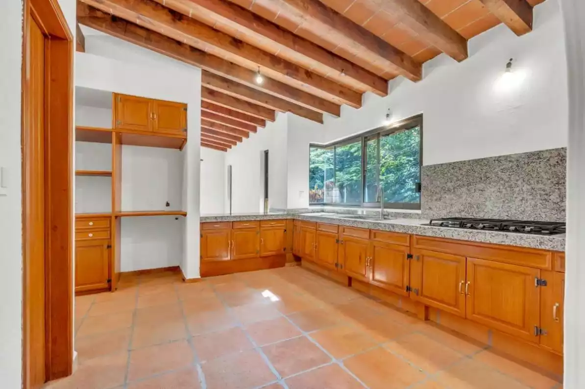 (CRO) CASA EN FRACC. LIMONEROS $ 13,950,000