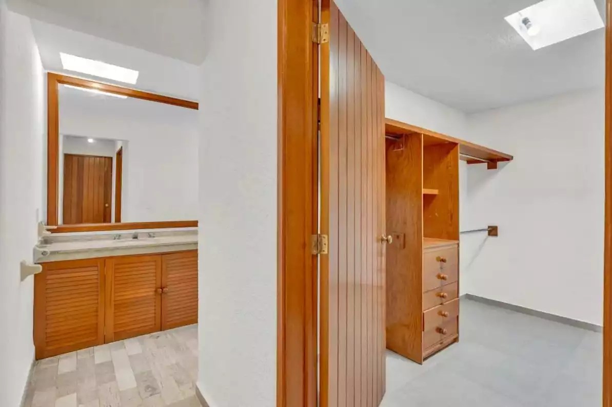 (CRO) CASA EN FRACC. LIMONEROS $ 13,950,000