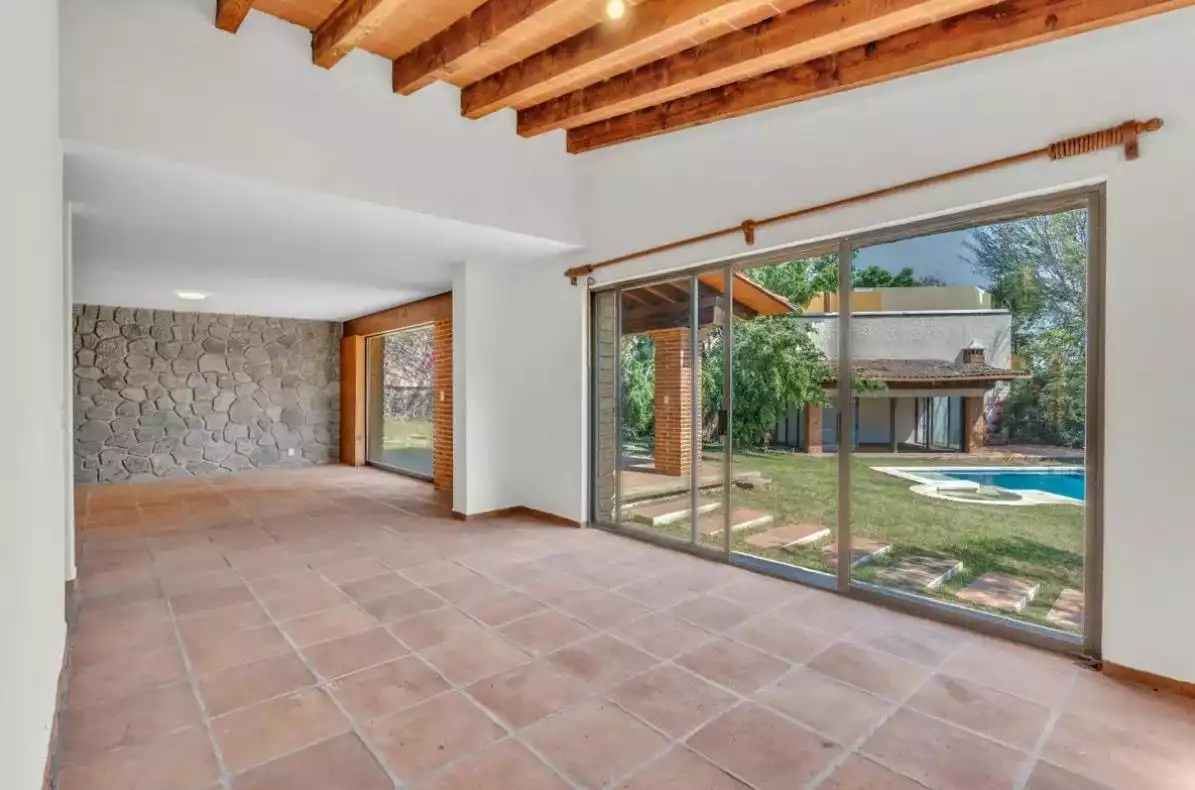 (CRO) CASA EN FRACC. LIMONEROS $ 13,950,000