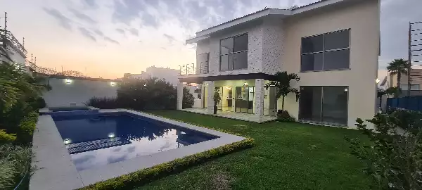 CASA EN VENTA/RENTA  EN PARAISO CONTRY MORELOS