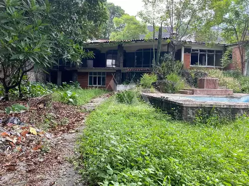 Terreno en Renta con uso de suelo frente  a Plaza Cuernavaca