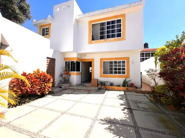 Venta Casa con Recámara en PB, Fracc. Fincas Jiutepec Morelos