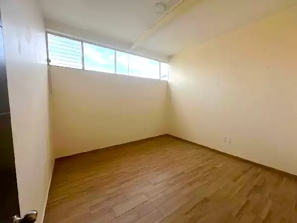 Renta locales en edificio comercial, Zona norte Cuernavaca Mor.