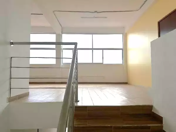 Renta locales en edificio comercial. zona norte Cuernavaca Mor.