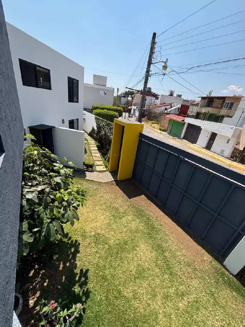 Casa en Fraccionamiento con Vigilancia en Zona Norte - Jardines de ahuatlan, Cuernavaca