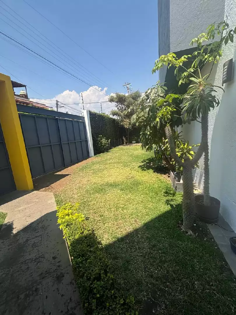 Casa en Fraccionamiento con Vigilancia en Zona Norte - Jardines de ahuatlan, Cuernavaca