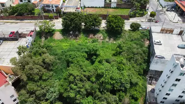 TERRENO DESNIVEL IDEAL PARA DEPARTAMENTOS - ZONA NORTE, CUERNAVACA