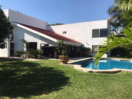 RENTA CASA EN ESCLUSIVA PRIVADA EN COL. PALMIRA CUERNAVACA MOR.