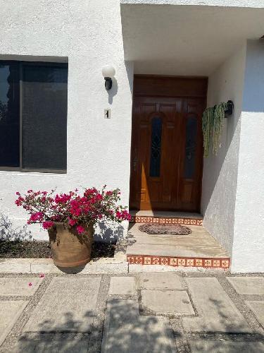 Renta casa en condominio Col Atzingo