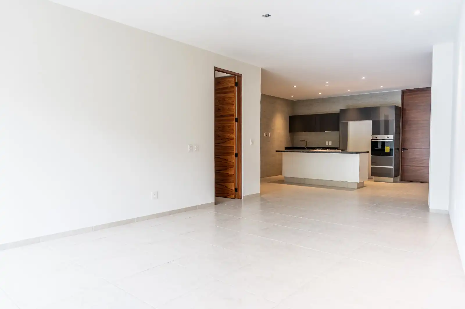 VENTA DEPARTAMENTO CON ALBERCA Y SEGURIDAD COL. ACAPATZINGO, CUERNAVACA MOR.