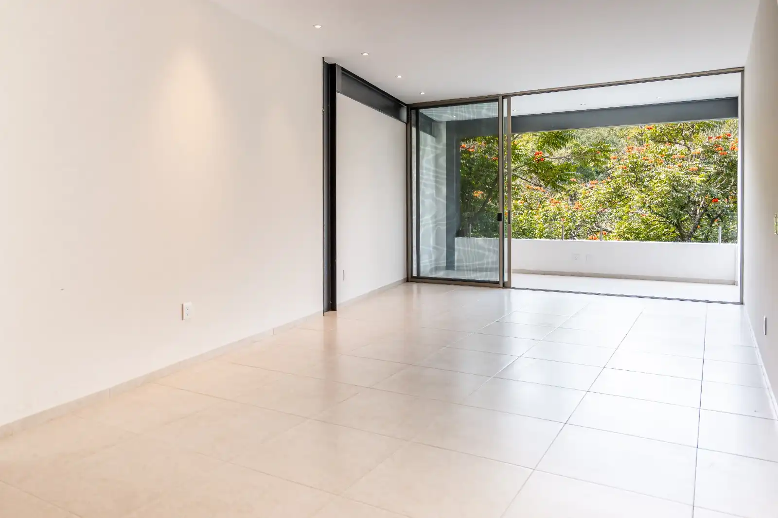 VENTA DEPARTAMENTO CON ALBERCA Y SEGURIDAD COL. ACAPATZINGO, CUERNAVACA MOR.