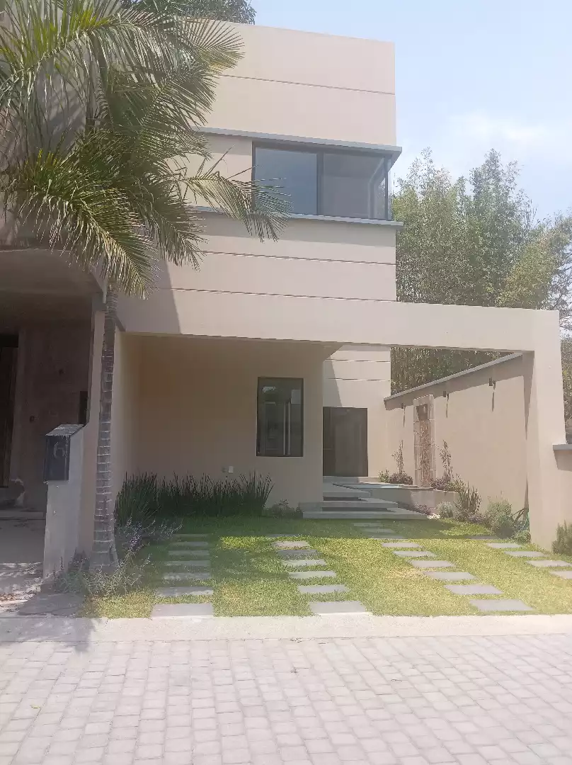 VENTA CASA EN FRACCIONAMIENTO RESIDENCIAL ACAPATZINGO CUERNAVACA MORELOS