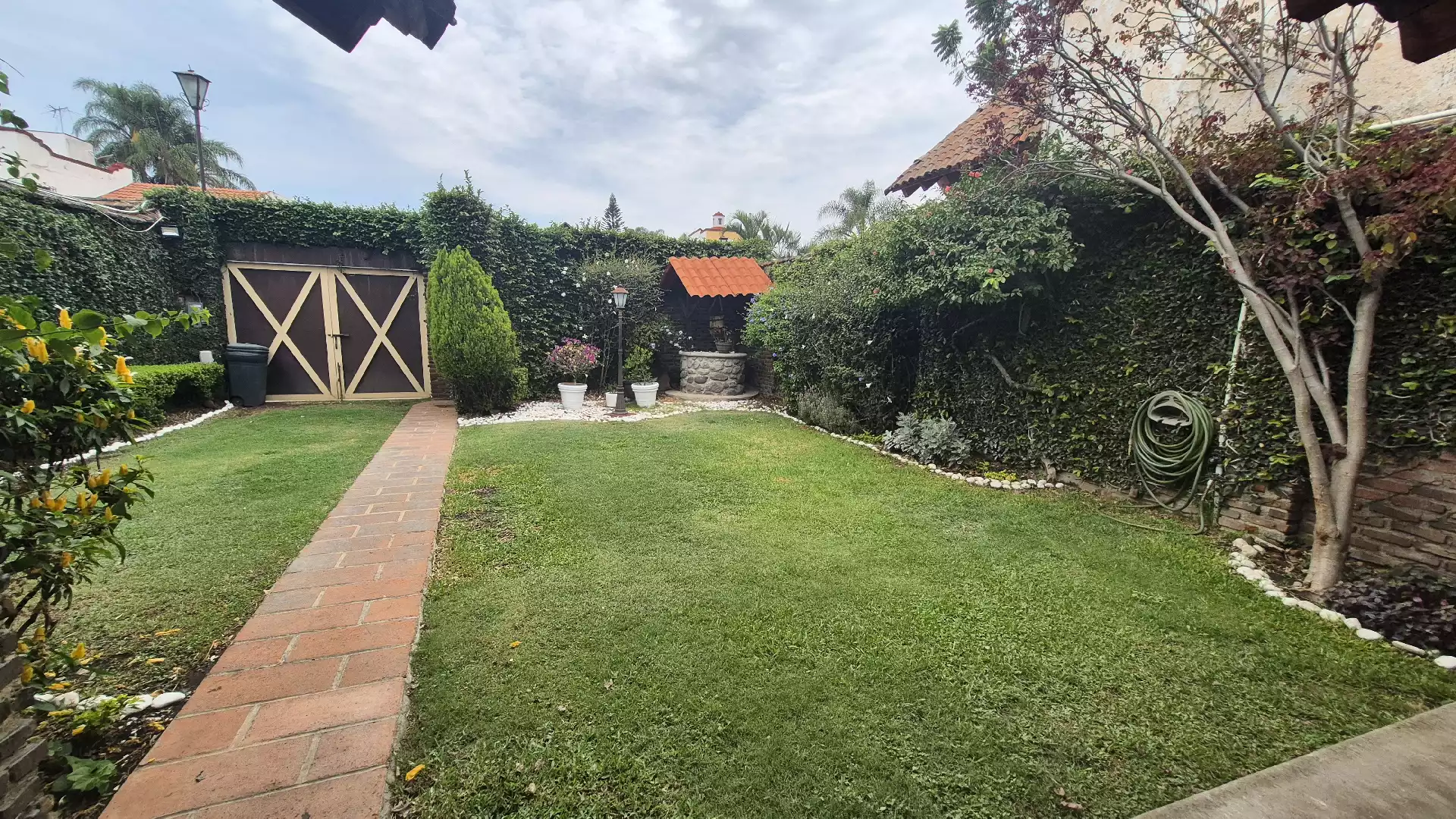 Casa Fraccionamiento San Jeronimo de Ahuatepec, Tipo Chalet, Cuernavaca, Mor.